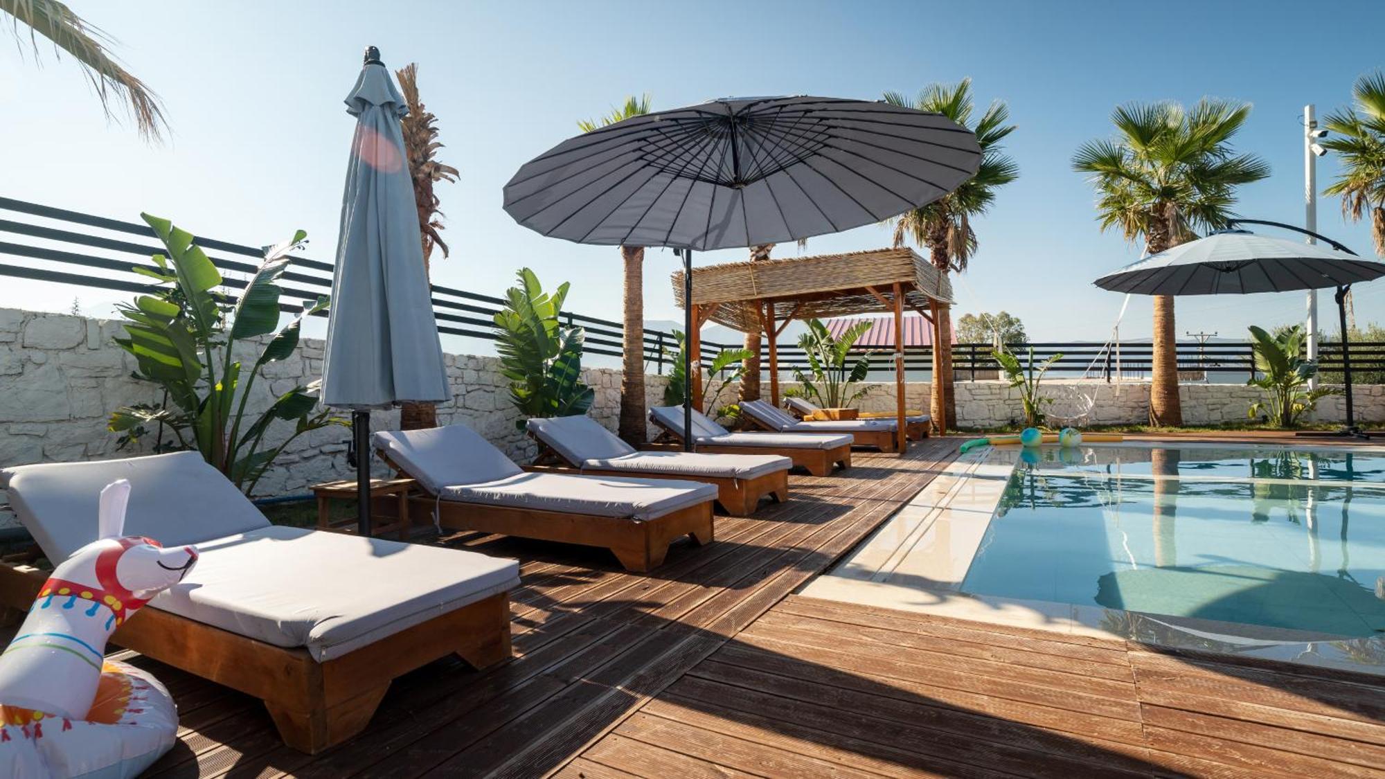Sea Queen Luxury Hotel Radhimë Exterior foto